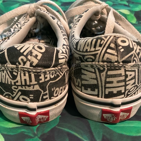 Vans - Picture 2 of 6